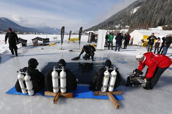 Underwater ice hockey Championships