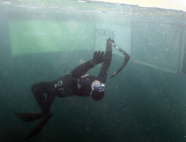 Underwater ice hockey Championships