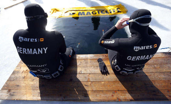 Underwater ice hockey Championships