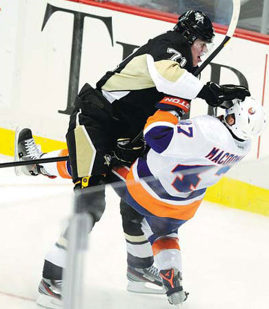 Penguins crush Islanders, 5-0, in opener