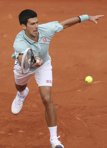 Djokovic beats Goffin to reach second round at French Open