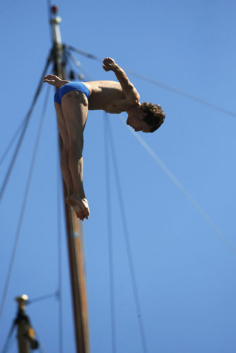 Britain's Gary Hunt performs a dive in round 2 of the men's 27m high diving during the World Swimming Championships at Moll de la Fusta in Barcelona, July 29, 2013. High diving starts at World Championships in Barcelona