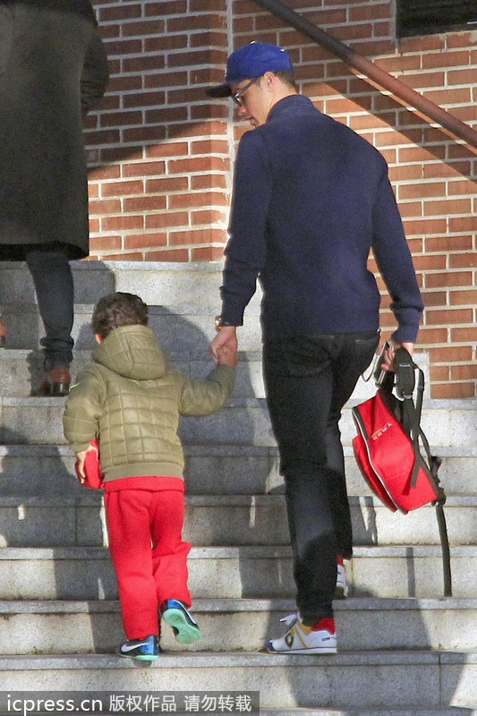 Dad C Ronaldo spotted with son