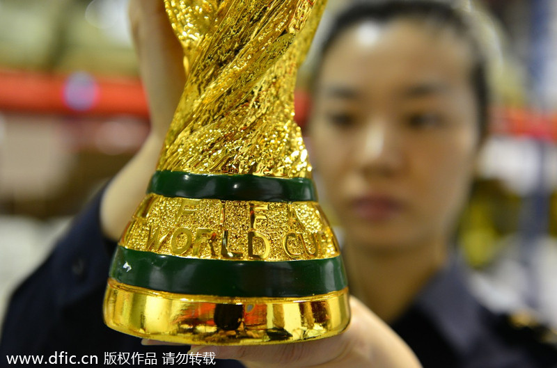 Fake World Cup trophies seized in E.China