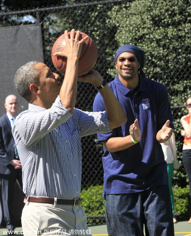 Super basketball fans among world leaders