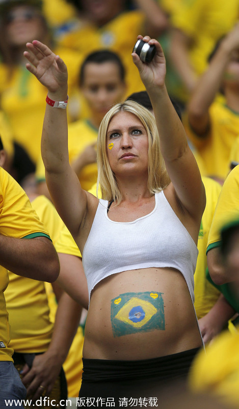 Expectant moms tackle World Cup excitement