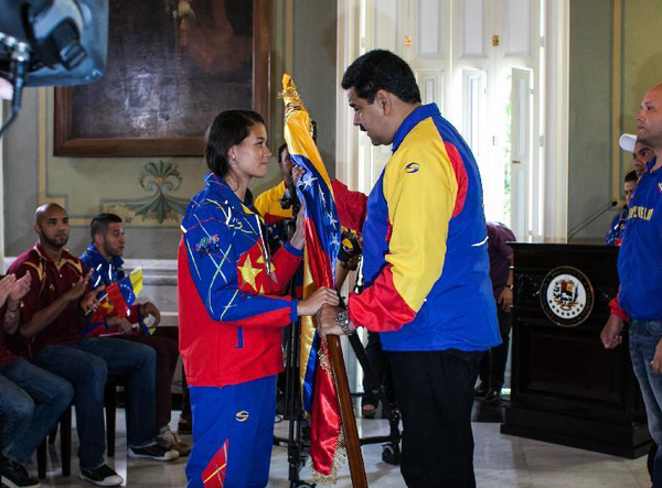 Venezuelan president greets athletes for Youth Olympics