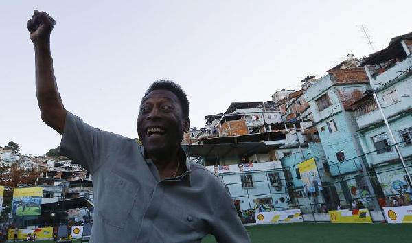 Pele remains in hospital in stable condition