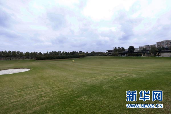 China shuts down 66 golf courses