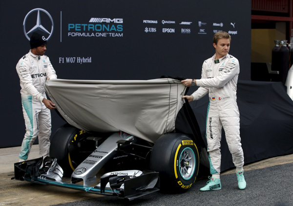 Hamilton forced to 'raise the bar' for gruelling F1 title defence