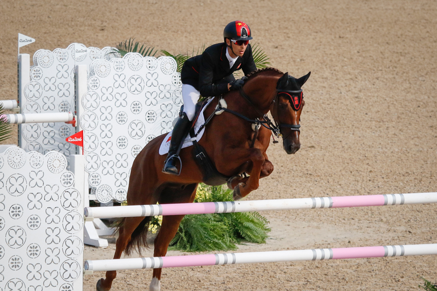 China's Olympic equestrian star Hua Tian wins 8th place