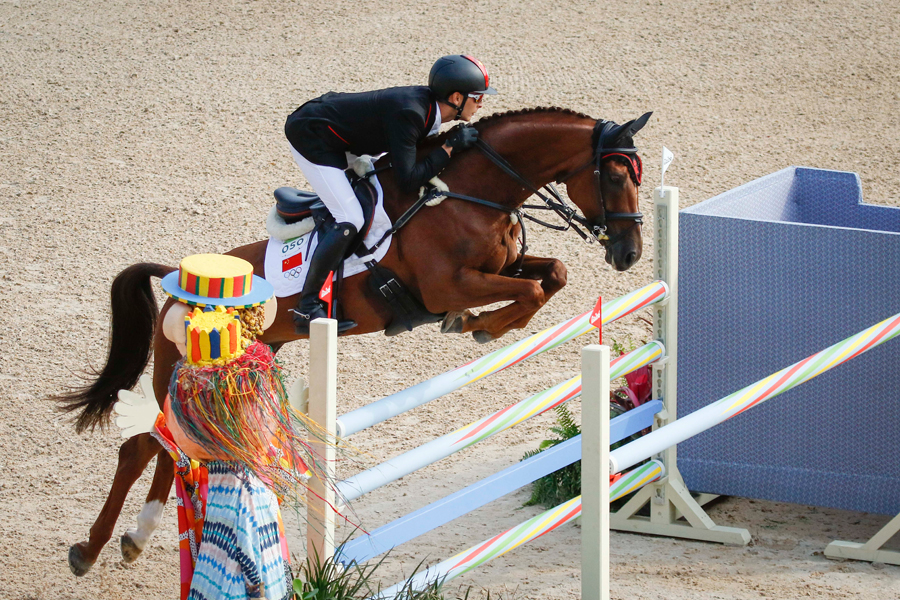 China's Olympic equestrian star Hua Tian wins 8th place