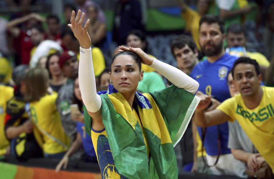 China edges Brazil in volleyball quarterfinals
