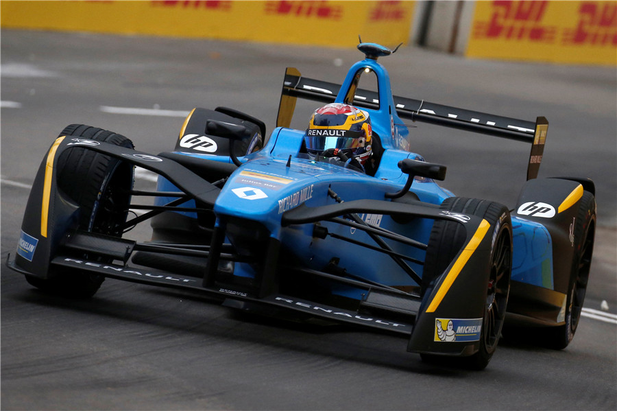 Defending Formula E champ wins season opener in HK