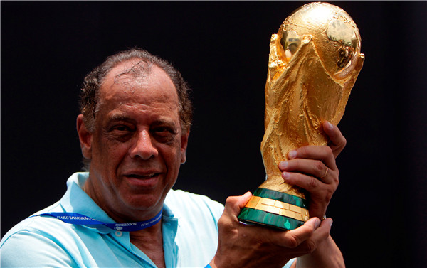 Brazil World Cup-winning captain Carlos Alberto dies