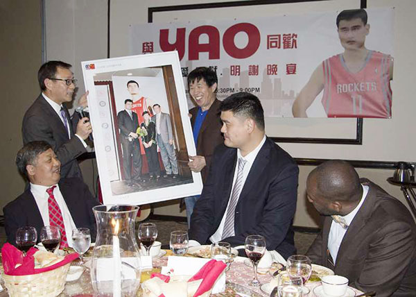 Houston embraces Yao Ming