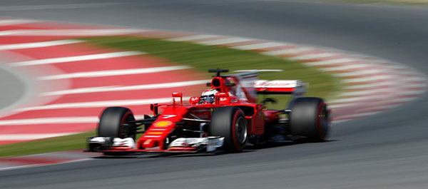 F1 testing roundup: Ferrari and Mercedes battle it out at the top