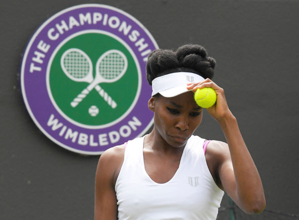 Discussing crash, Venus Williams sheds tears at Wimbledon