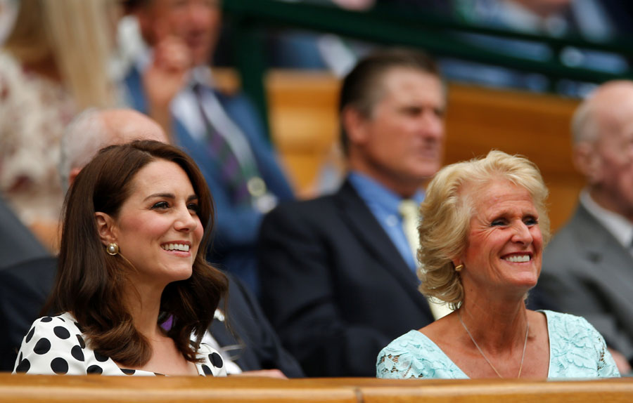 Wawrinka shocked by Medvedev, Murray and Nadal through to second round at Wimbledon