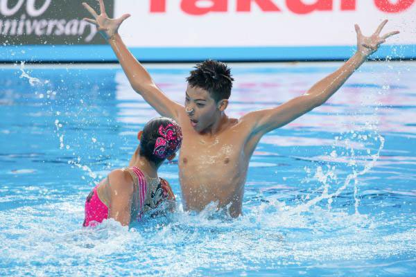 Team China showcases talents in mixed events at FINA Worlds