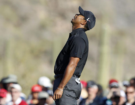 Woods, Poulter, Stricker all go out on wild first day
