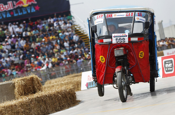 Three-wheeled taxi vehicle race in Peru