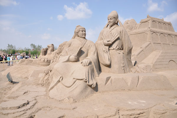 Make art with sand at the Horticultural Expo