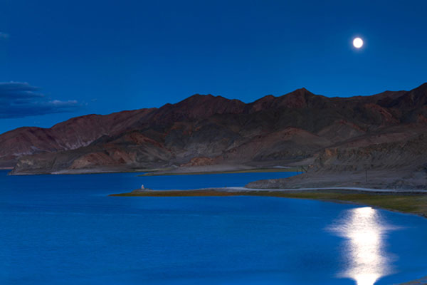 Tibet through the Lens - Mountains and Rivers