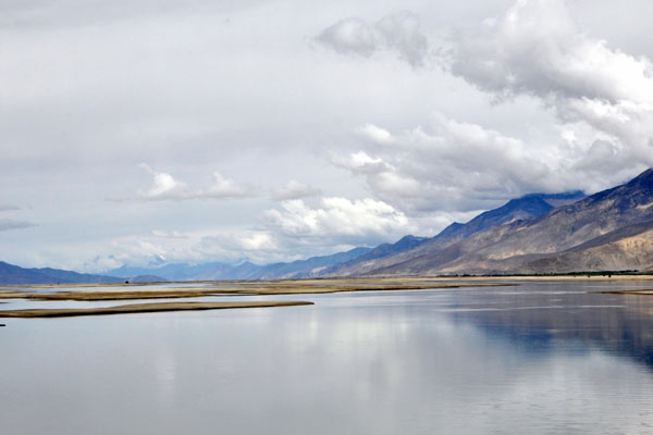 The Beautiful Scenery along Yarlung Zangbo River