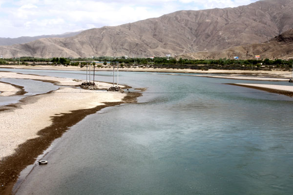 The Beautiful Scenery along Yarlung Zangbo River