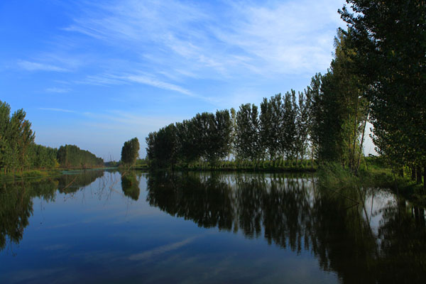 Amazing Baiyangdian Lake in early autumn