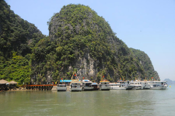 Beautiful scenery of Ha Long Vinh, Vietnam