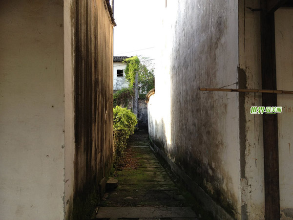 Serene Tangmo Village in Anhui