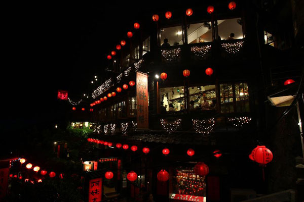 Experiencing the old street of Jioufen