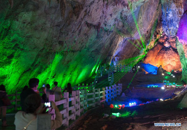 Fuxi cave in Chongqing expected to receive over 20,000 tourists