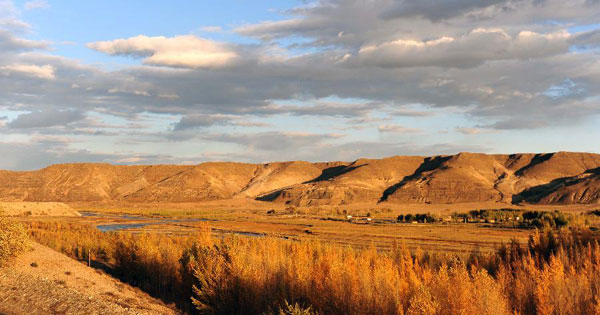 Autumn scenery of Xar Moron River in N China