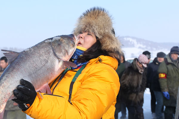 Winter fishing festival marked in NE China