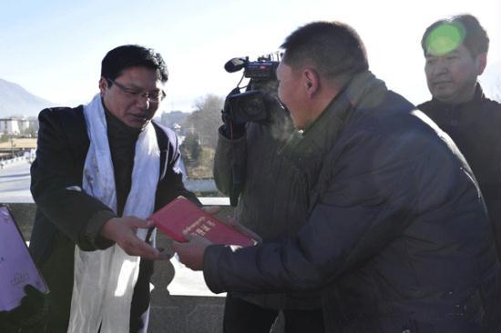 Tibetans prepare trips for upcoming holiday