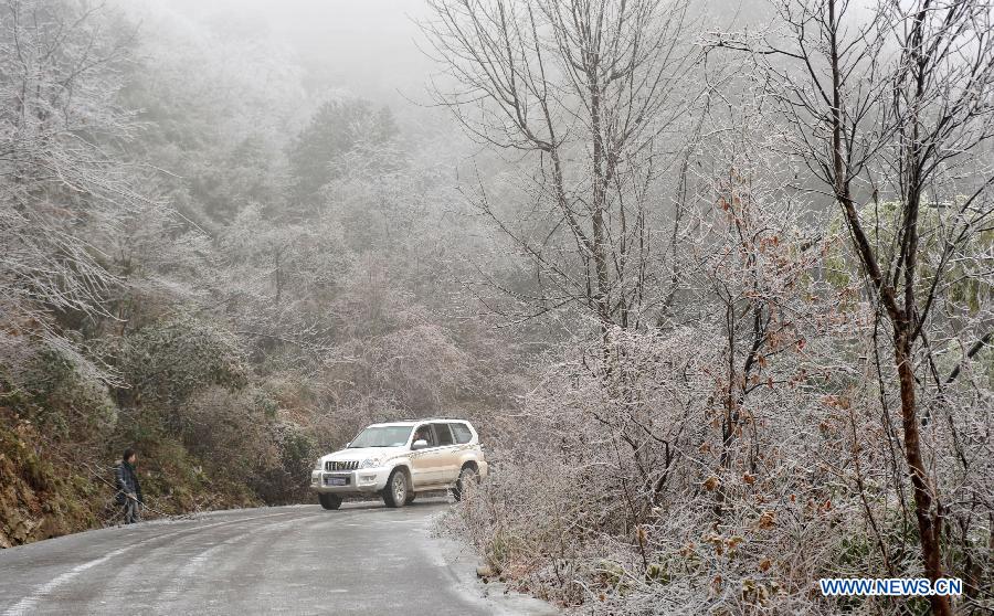 Winter scenery on Mao'er Mountain in S China's Guilin