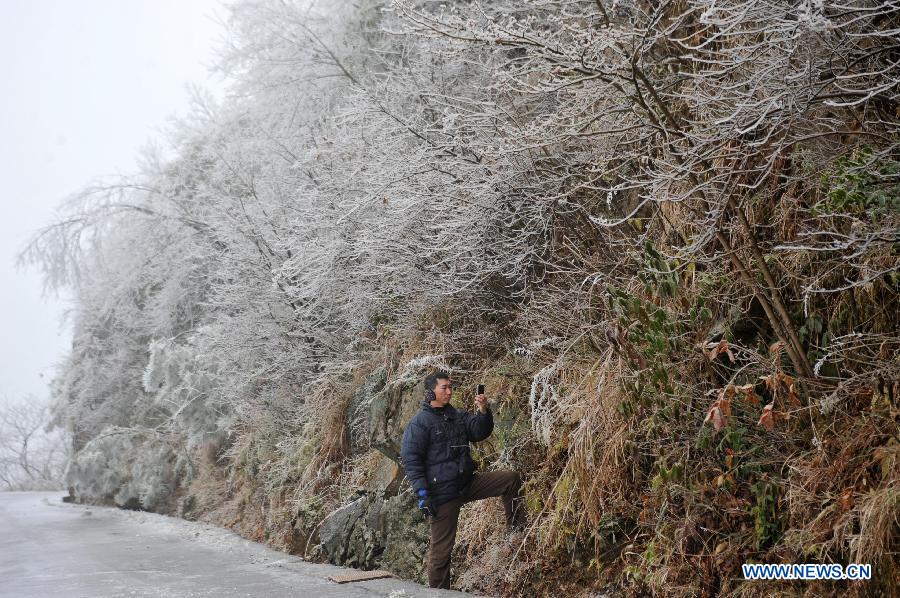 Winter scenery on Mao'er Mountain in S China's Guilin