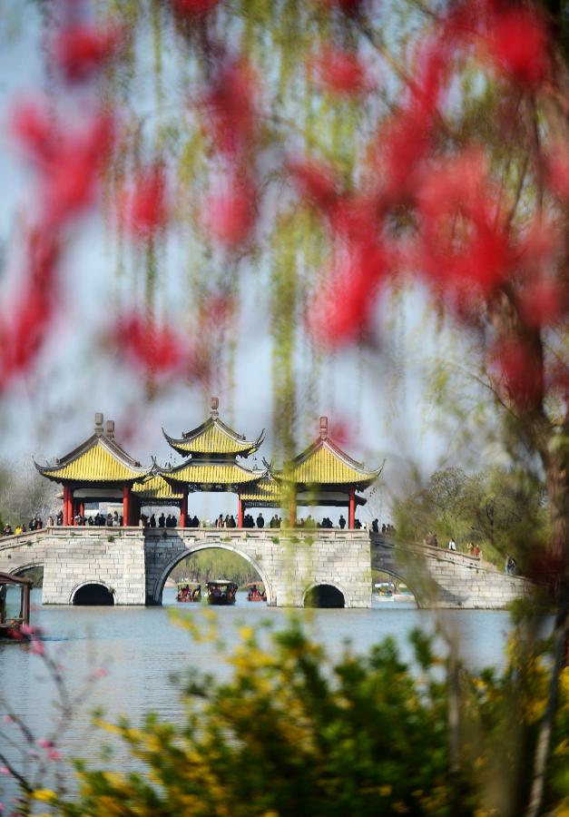 Spring scenery of Slender West Lake