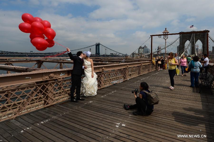 Brooklyn Bridge to celebrate 130th birthday