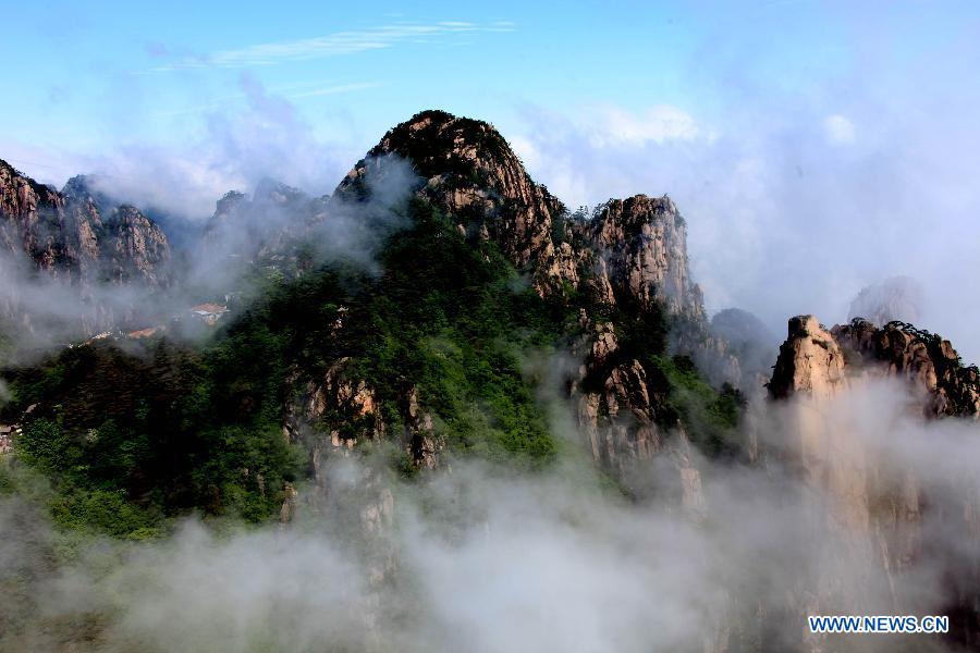 Heavenly setting at Huangshan Mountain