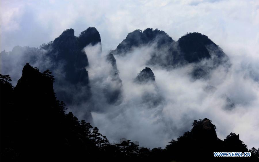 Heavenly setting at Huangshan Mountain