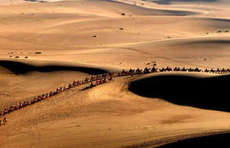 Tourists visit Tomb of Zhang Qian