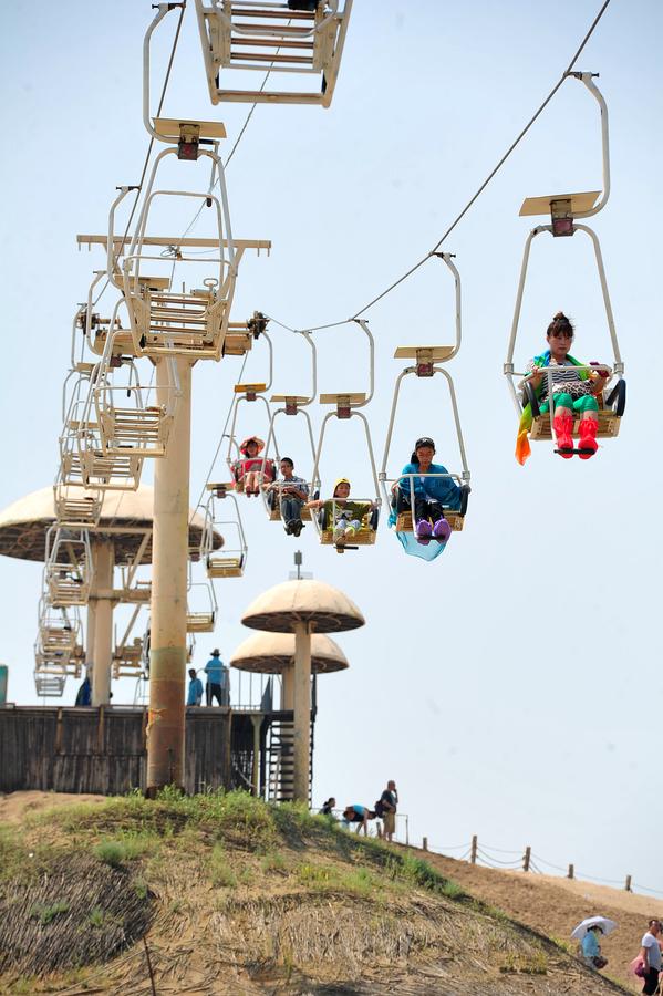 China desert wetlands Shahu Lake welcomes summer peak season