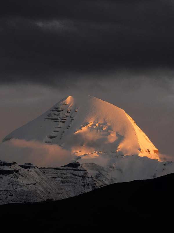 eautiful scenery of holy mountain in China's Tibet