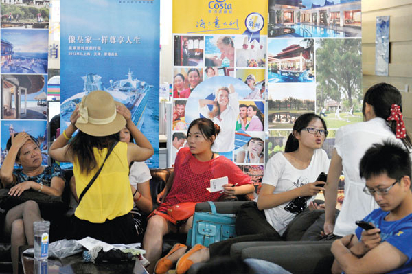 Post-80s main force in China's outbound tourism