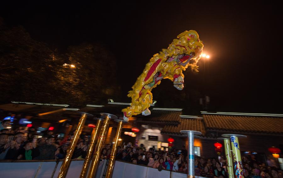 Temple fair kicks off in China's Chengdu