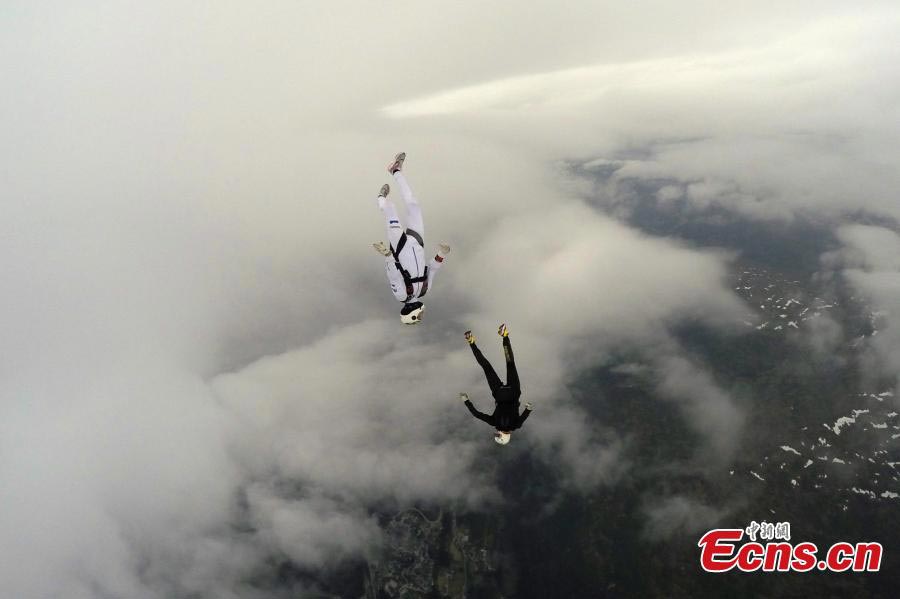 'Wings for Love' flying challenge at Three Gorges